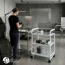 carrello per estetista in metallo con 3 ripiani in vetro