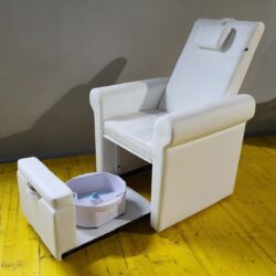 Poltrona podologica podologia spa pedicure poggiapiedi scomparsa PIRA Weelko Bianca o Grigia - immagine 5