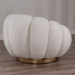 Poltrona Girevole in Tessuto Teddy con Struttura in Metallo Dorato – Stile Scandinavo