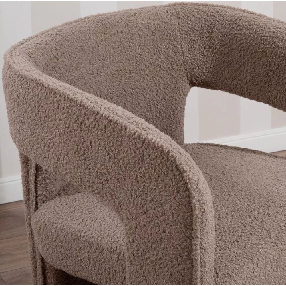 Poltrona in Tessuto Teddy – Stile Scandinavo