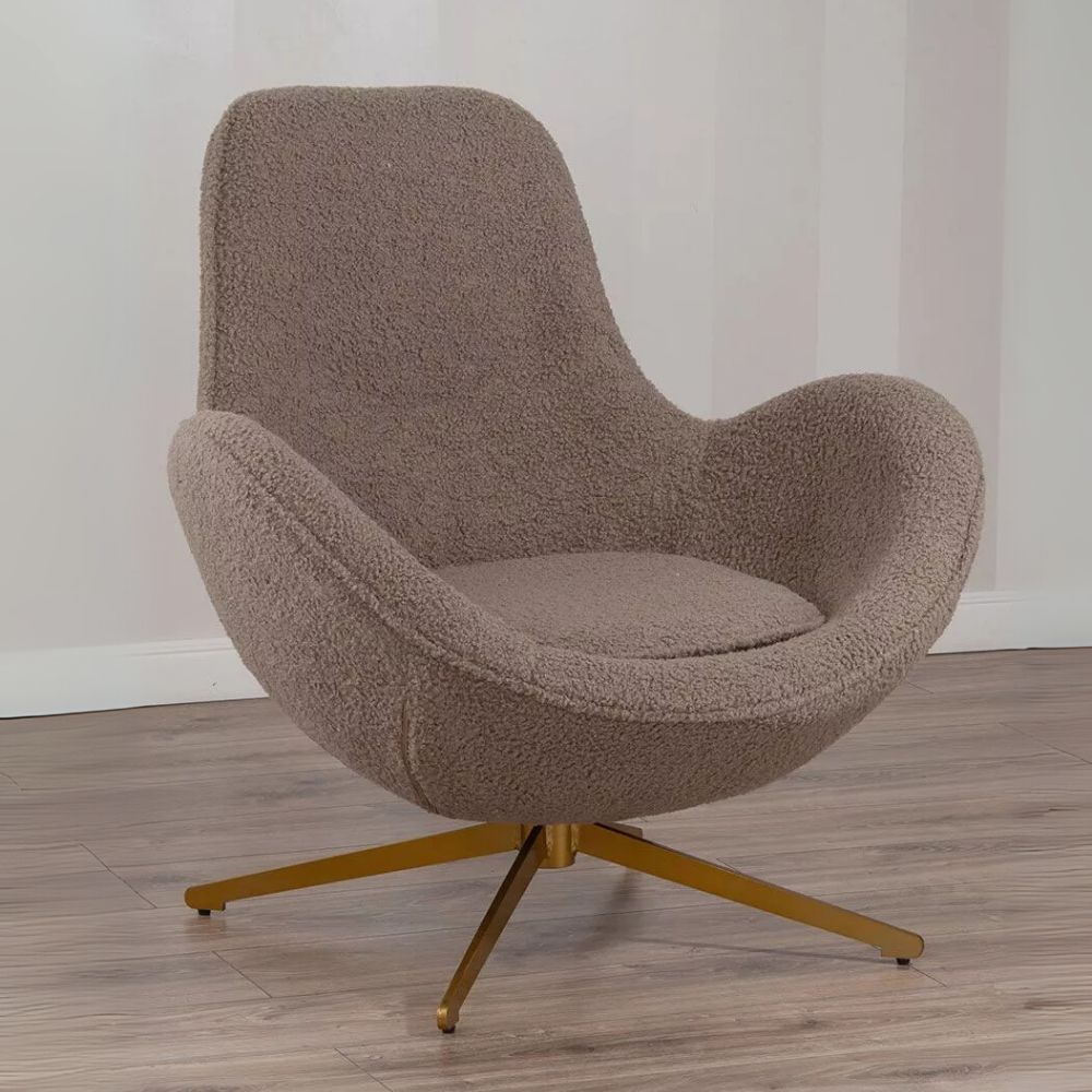 Poltrona Girevole Celestia in Tessuto Teddy Beige o Crema – Struttura in Metallo Dorato – Stile Scandinavo