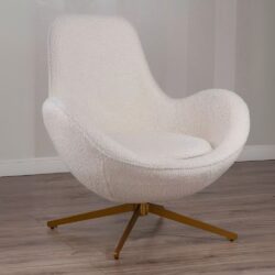 Poltrona Girevole Celestia in Tessuto Teddy Beige o Crema – Struttura in Metallo Dorato – Stile Scandinavo