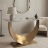 Consolle elegante Luneya stile Japandi con top in ceramica beige effetto marmo Calacatta e struttura in metallo dorato