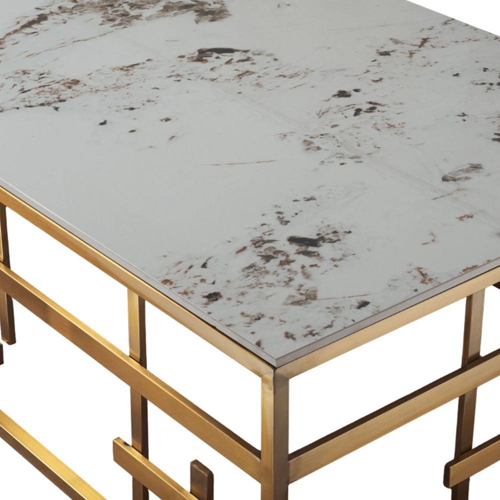 Tavolino Tayoko stile Japandi con top in ceramica effetto marmo Calacatta e struttura in metallo dorato – Collezione Sabi - immagine 3