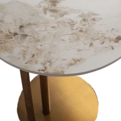 Alternative view of Tavolino Neriko stile Japandi con top in ceramica beige effetto marmo Calacatta e struttura in metallo dorato